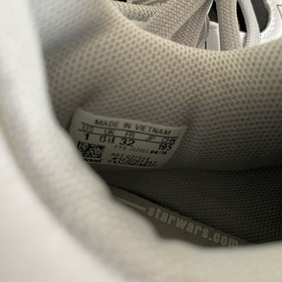 Adidas RapidRun Starwars Kids Size 1 - Picture 7 of 8